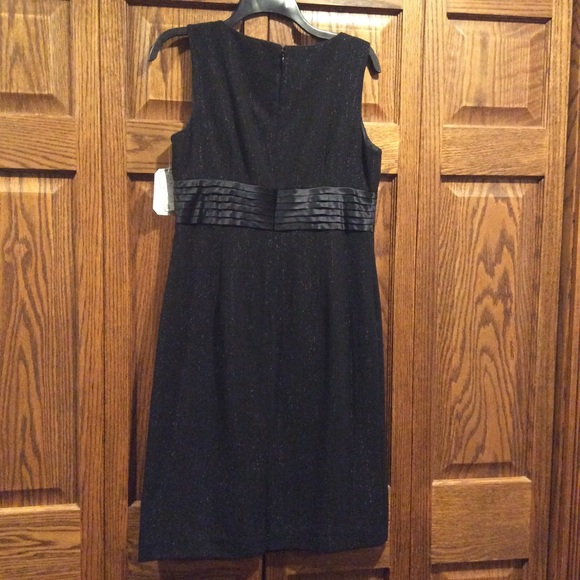 Adrianna Papell Petites Sleeveless Black Dress - Picture 5 of 5